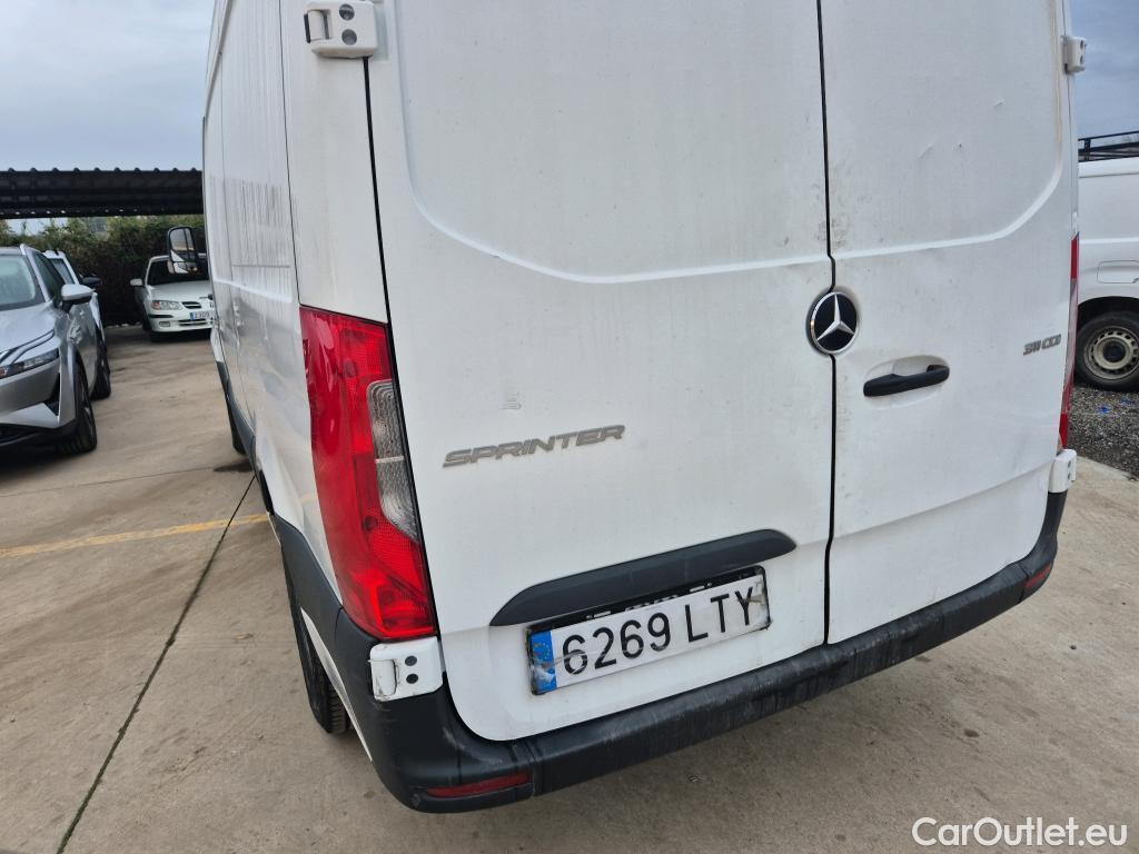 Mercedes  Sprinter MERCEDES-BENZ  / 2018 / 4P / furgón 311 CDI MEDIO 3.5T T. ALTO #37
