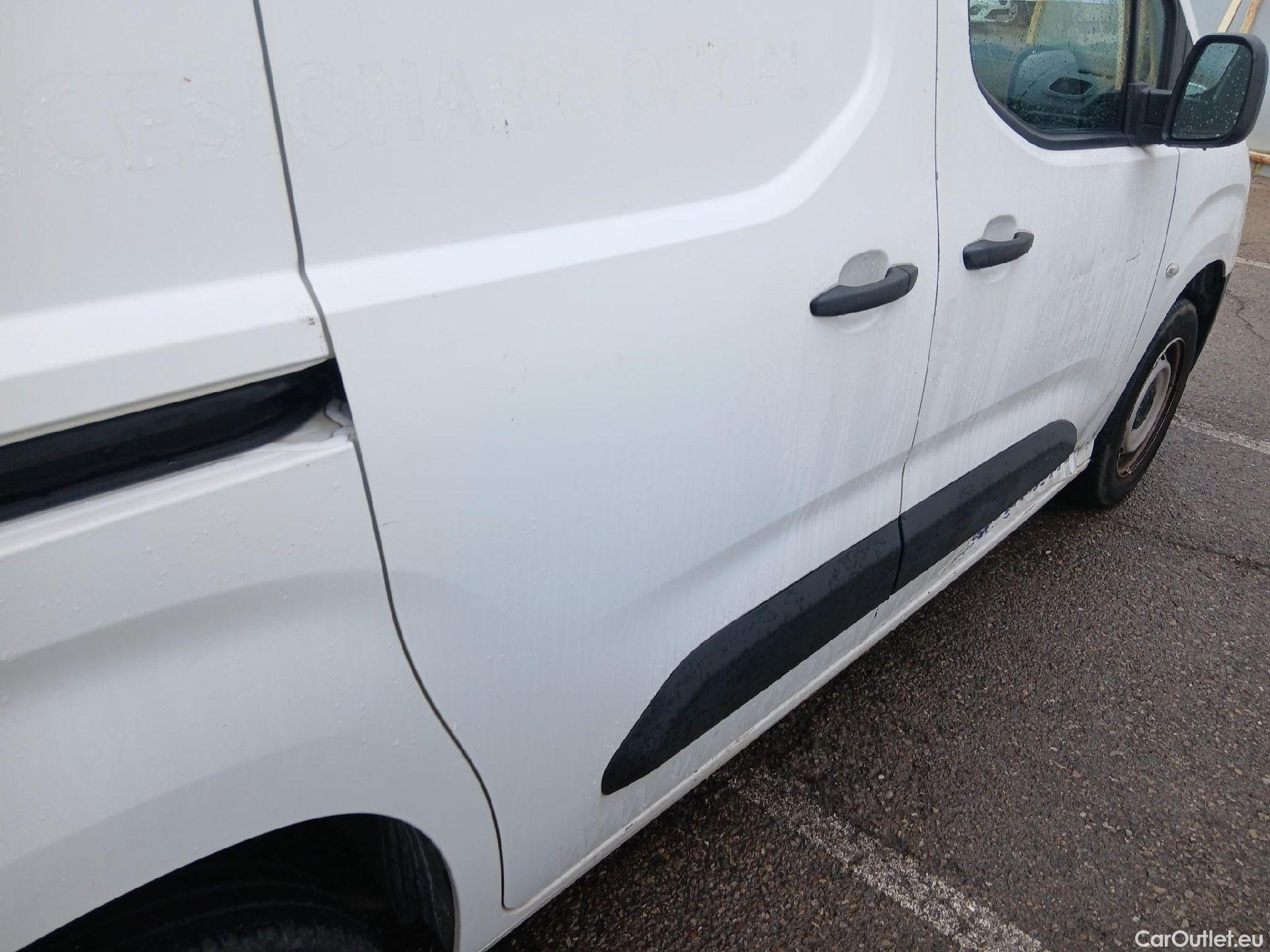  Opel  Combo OPEL  / 2018 / 3P / furgón derivado de turismo 1.6 TD S/S 74kW (100CV) Express L H1 650 #24