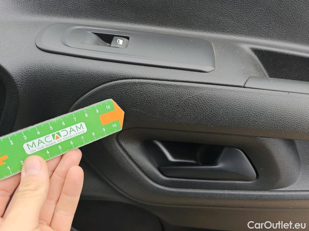  Opel  Combo OPEL  Life / 2018 / 5P / combi 1.5 TD 75kW (100CV) S/S Edition L (IND) #63