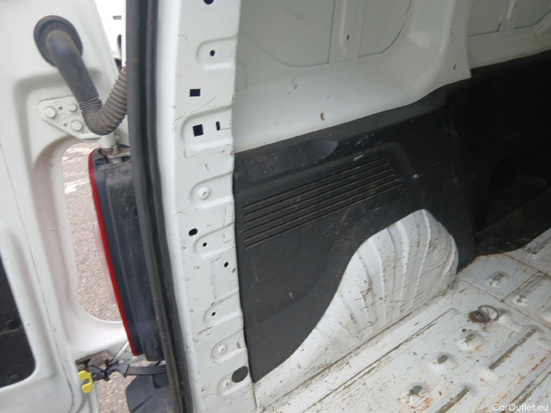  Opel  Combo OPEL  / 2018 / 3P / furgón derivado de turismo 1.6 TD S/S 74kW (100CV) Express L H1 650 #33