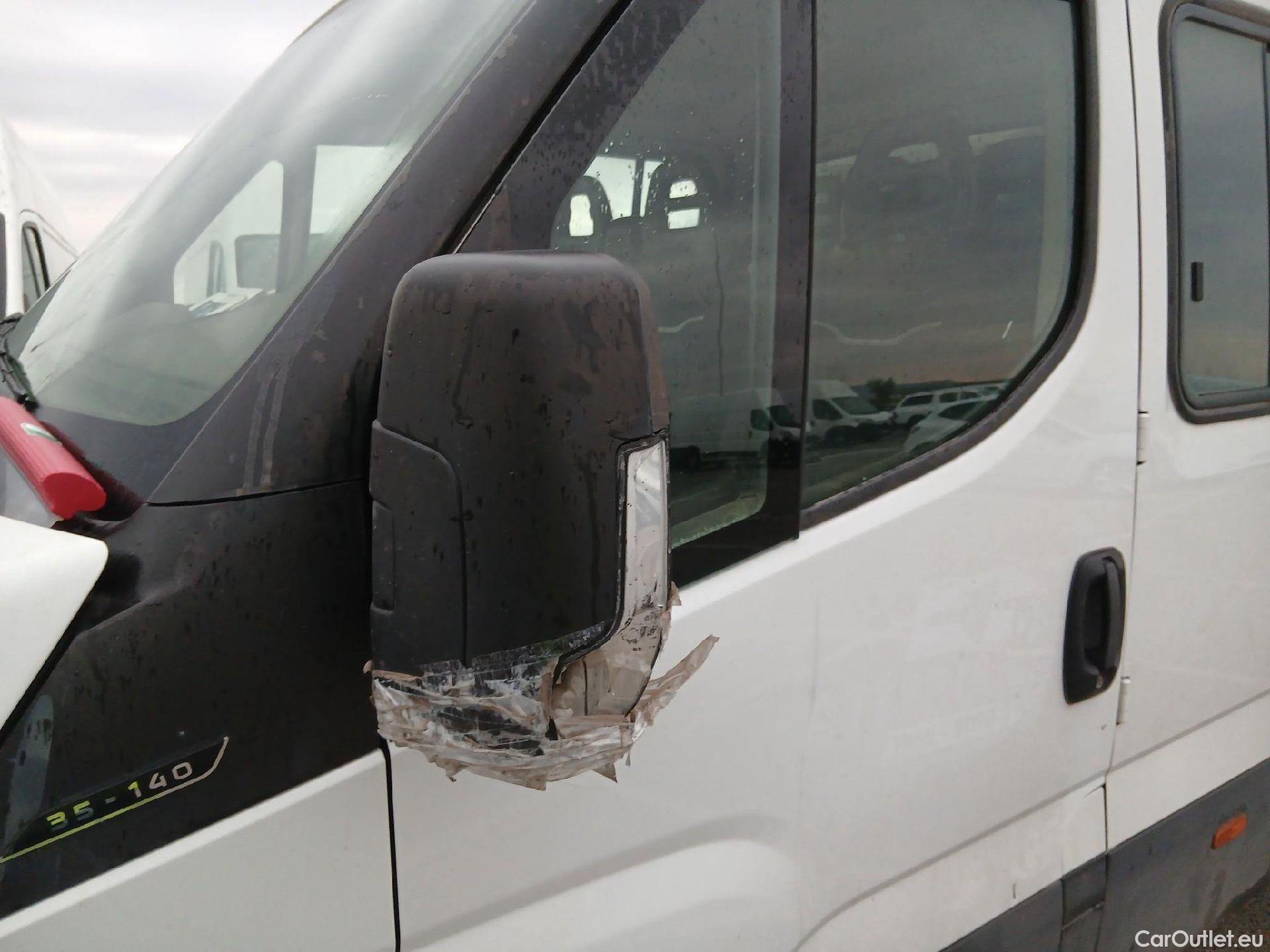  Iveco  Daily IVECO  / 2014 / 4P / chasis doble cabina 35C 14 D 3750 #13