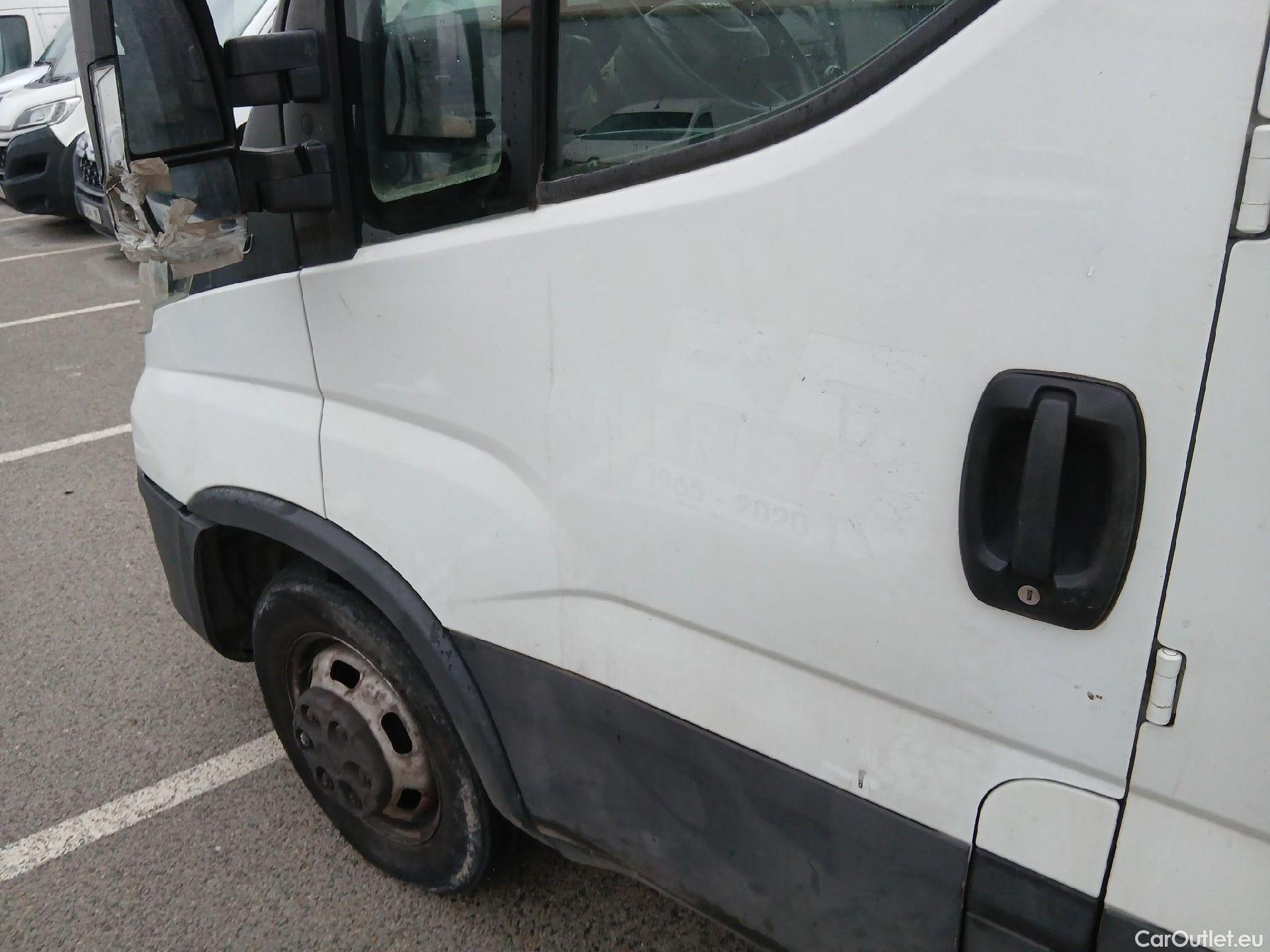  Iveco  Daily IVECO  / 2014 / 4P / chasis doble cabina 35C 14 D 3750 #14