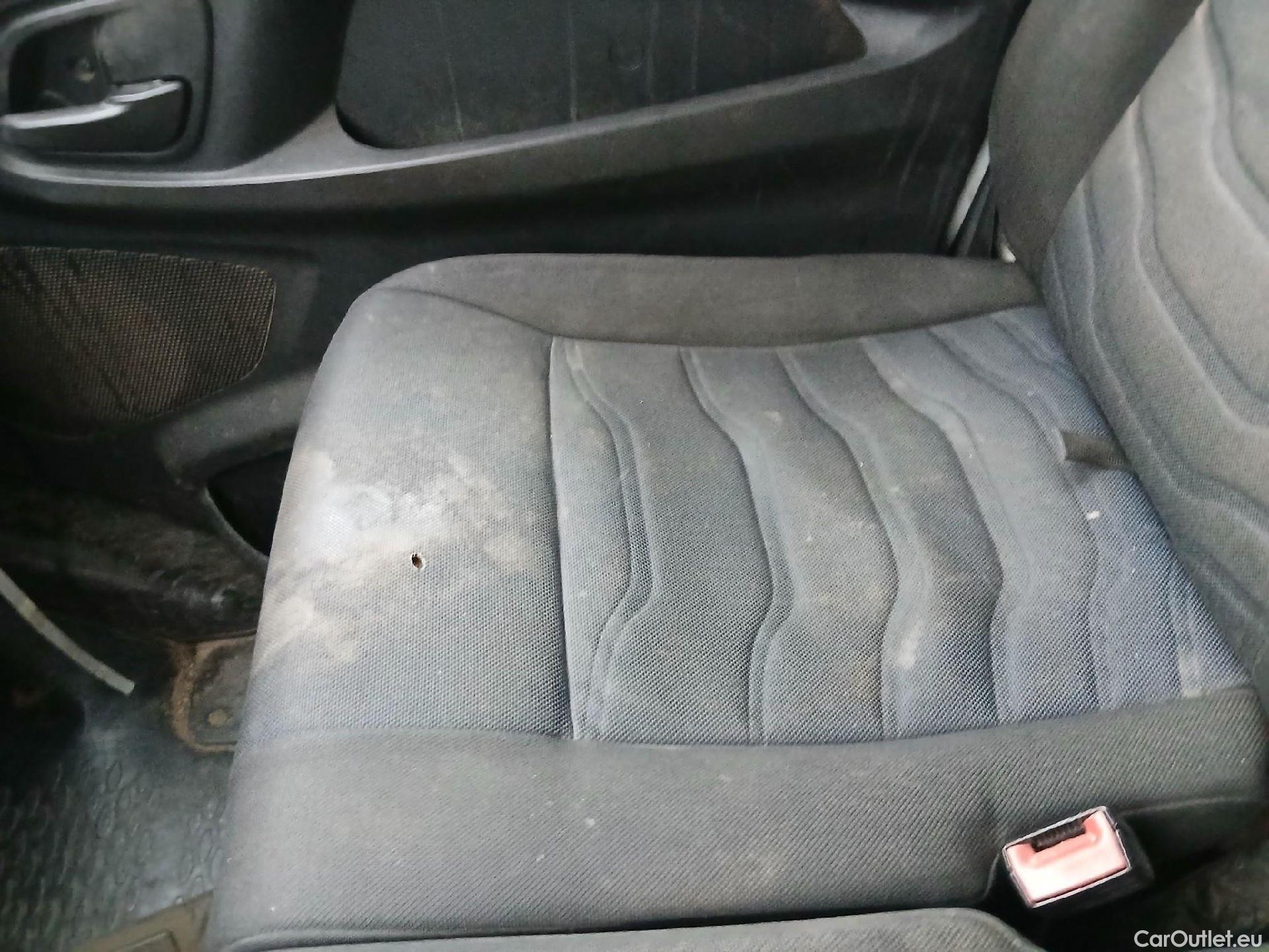  Iveco  Daily IVECO  / 2014 / 4P / chasis doble cabina 35C 14 D 3750 #24