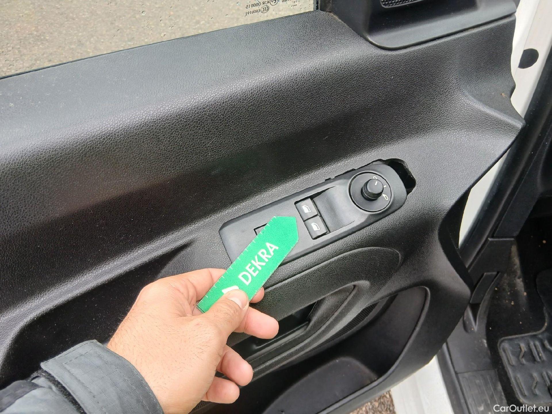  Opel  Combo OPEL  / 2018 / 3P / furgón derivado de turismo 1.6 TD S/S 74kW (100CV) Express L H1 650 #38