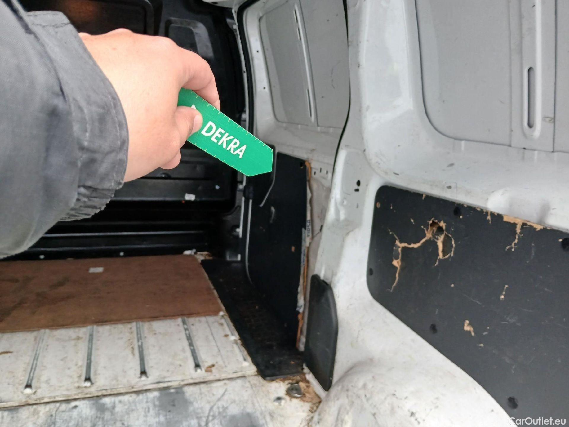  Peugeot  Expert PEUGEOT   Furgón Pro 2.0 BlueHDi 120 S&S Standard (CX) #18