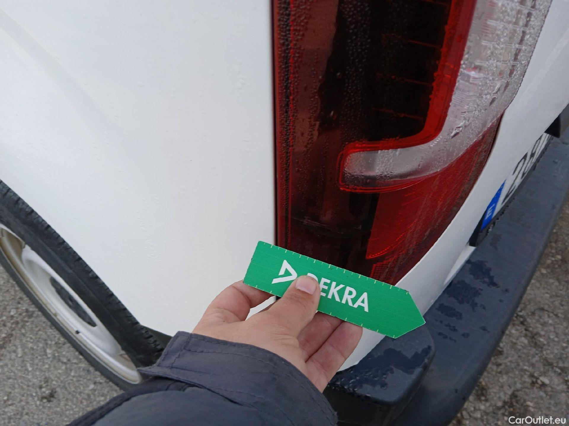  Peugeot  Partner PEUGEOT  / 2018 / 3P / furgón derivado de turismo Pro Standard 600kg BlueHDi 73kW #26