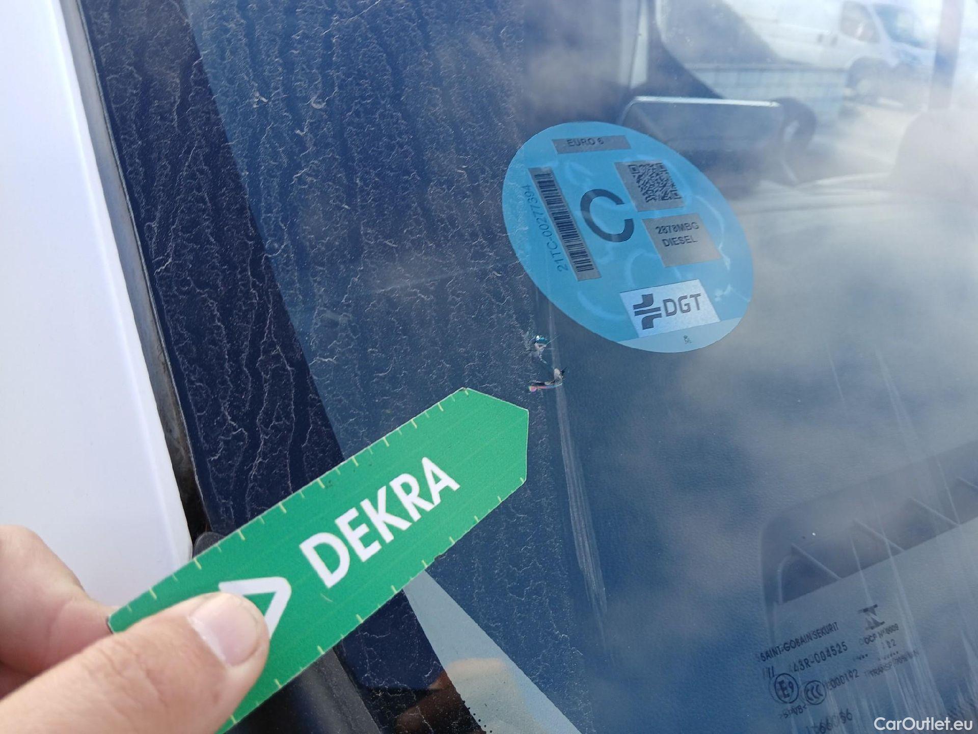  Peugeot  Partner PEUGEOT  / 2018 / 3P / furgón derivado de turismo Pro Standard 600kg BlueHDi 73kW #8