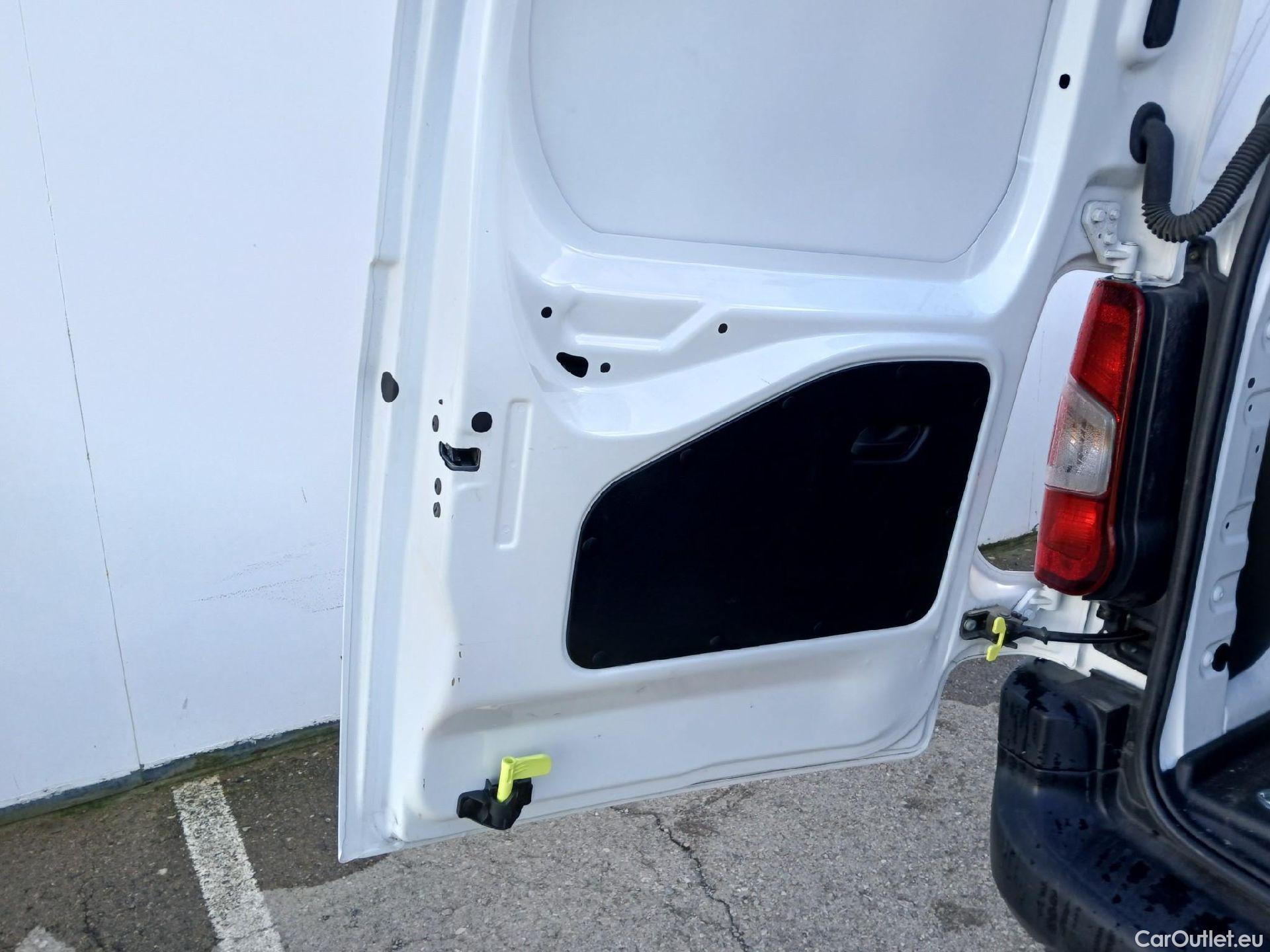  Peugeot  Partner PEUGEOT  / 2018 / 3P / furgón derivado de turismo Pro Standard 600kg BlueHDi 73kW #1