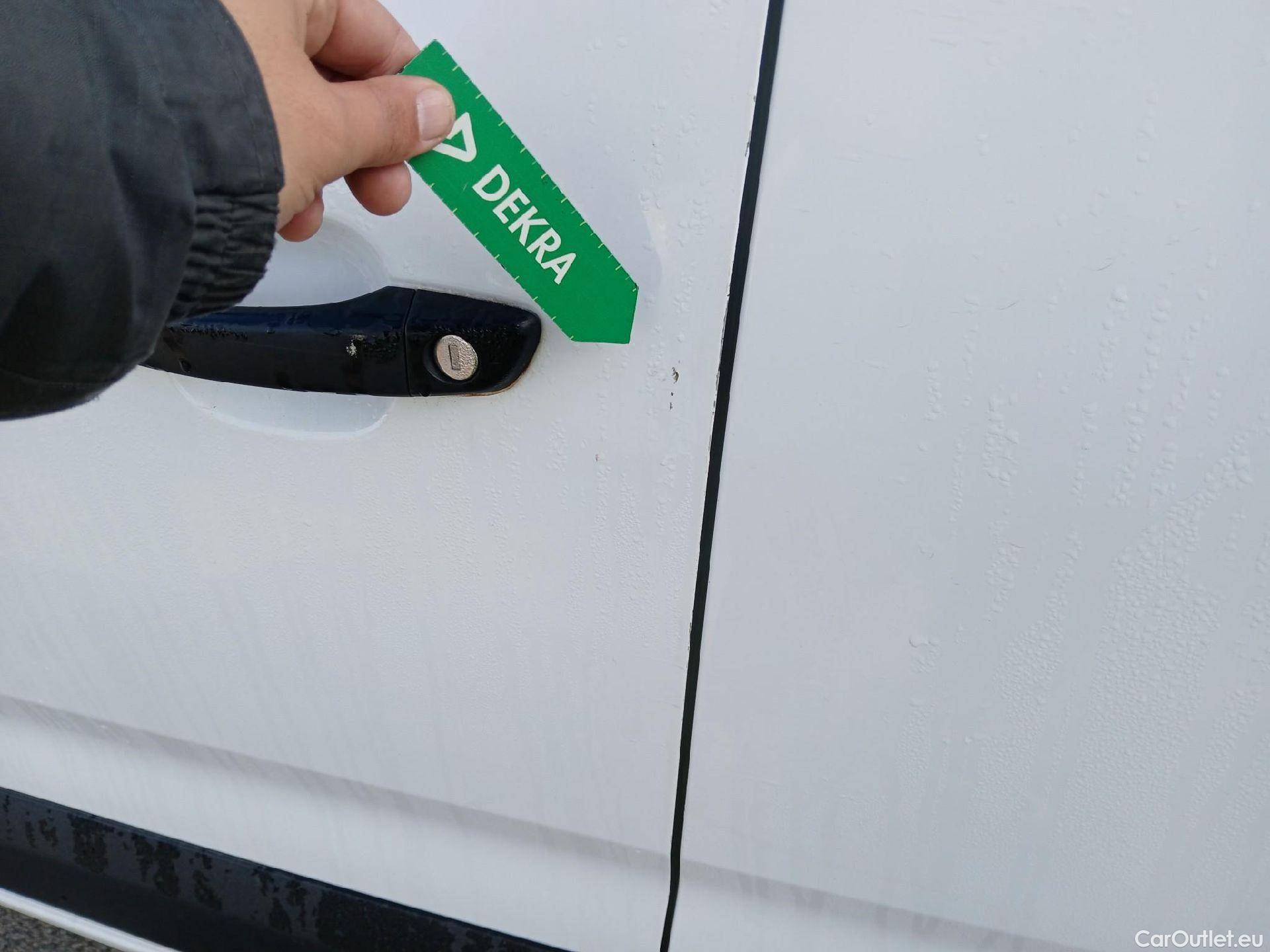  Peugeot  Partner PEUGEOT  / 2018 / 3P / furgón derivado de turismo Pro Standard 600kg BlueHDi 73kW #19