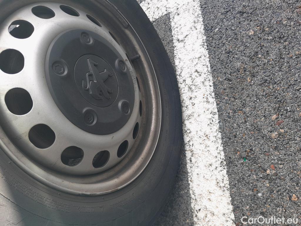  Peugeot  Expert PEUGEOT  / 2016 / 4P / furgón Furgón Premium 1.5 BlueHDi 100 Standard (AC) #22