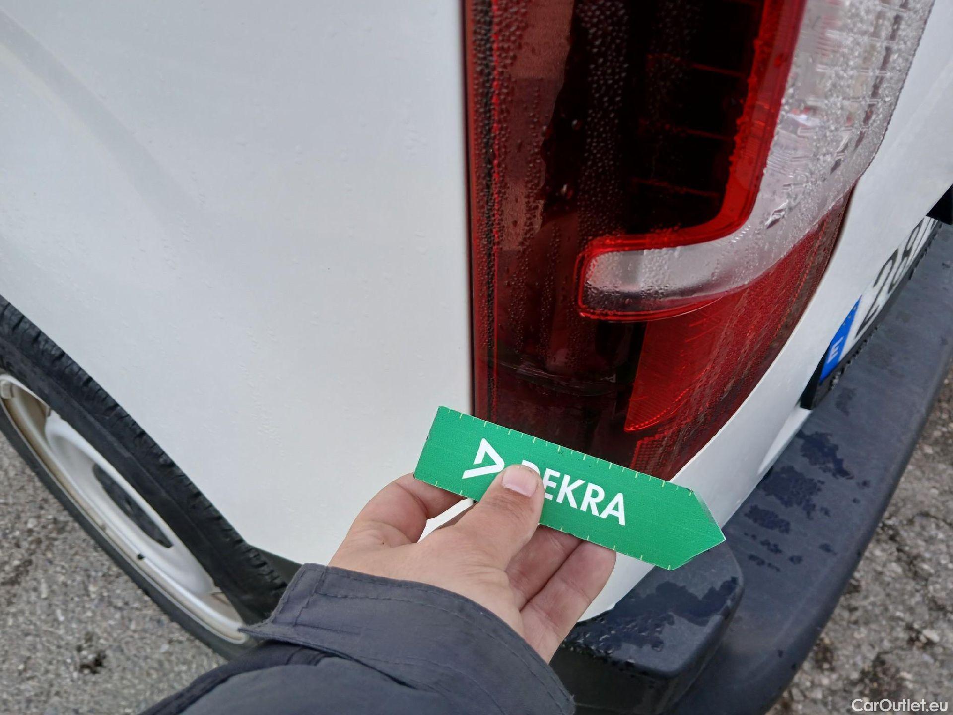  Peugeot  Partner PEUGEOT  / 2018 / 3P / furgón derivado de turismo Pro Standard 600kg BlueHDi 73kW #27