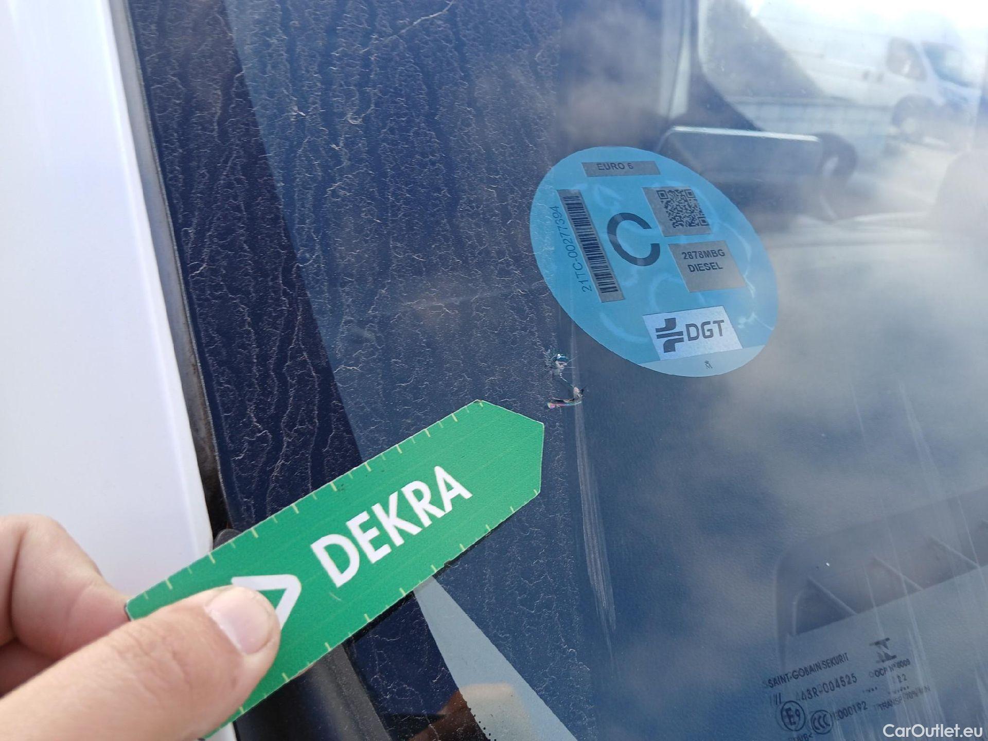  Peugeot  Partner PEUGEOT  / 2018 / 3P / furgón derivado de turismo Pro Standard 600kg BlueHDi 73kW #7