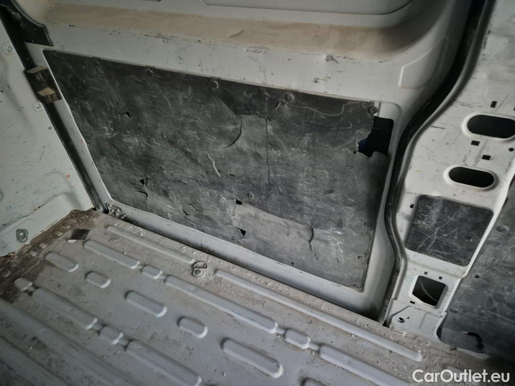  Peugeot  Boxer PEUGEOT  / 2014 / 4P / furgón 333 L2 H1 BHDI 103kW (140CV) S&S 6 V. M (AC) #8