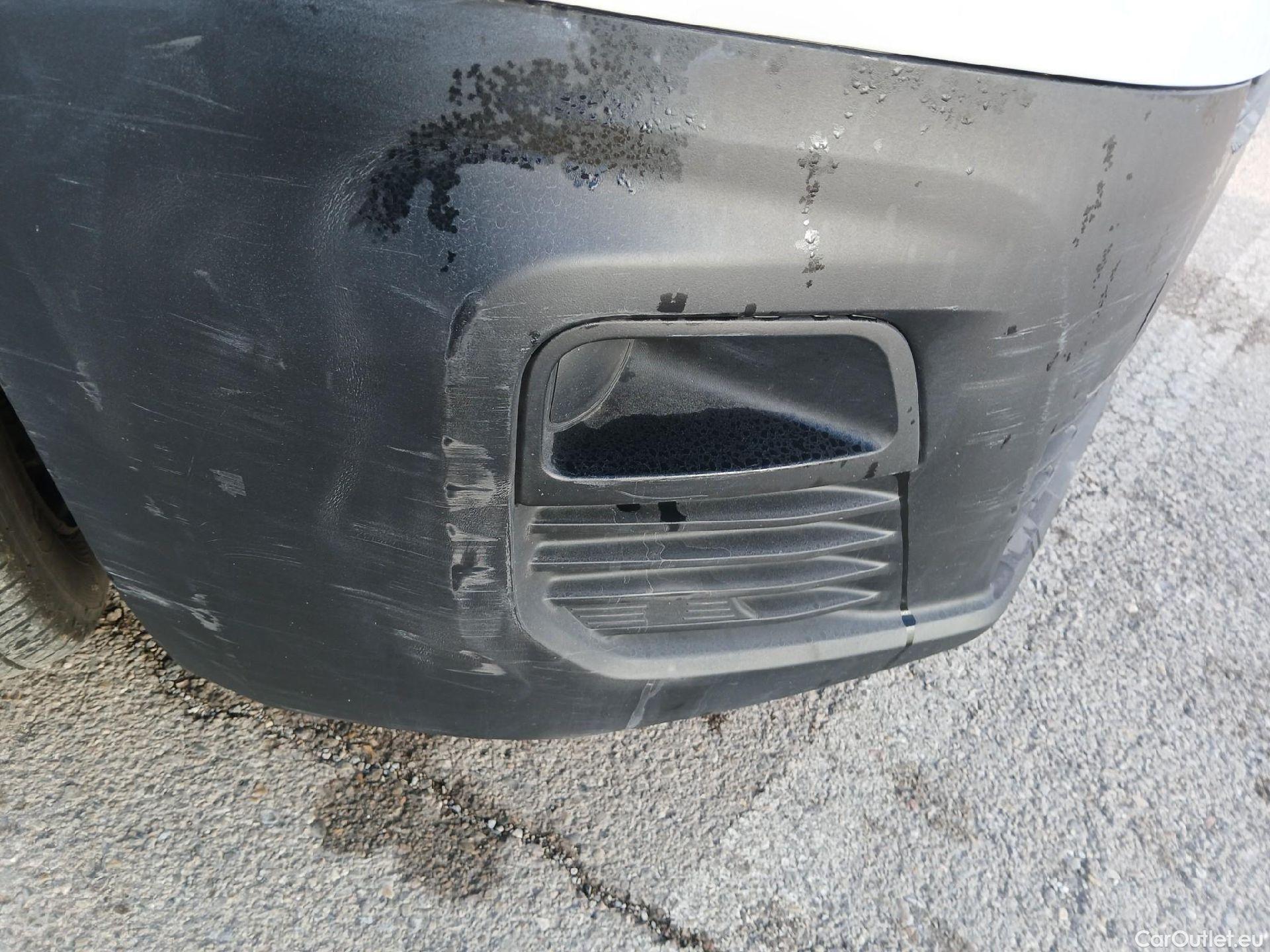  Peugeot  Partner PEUGEOT  / 2018 / 3P / furgón derivado de turismo Pro Standard 600kg BlueHDi 73kW #16