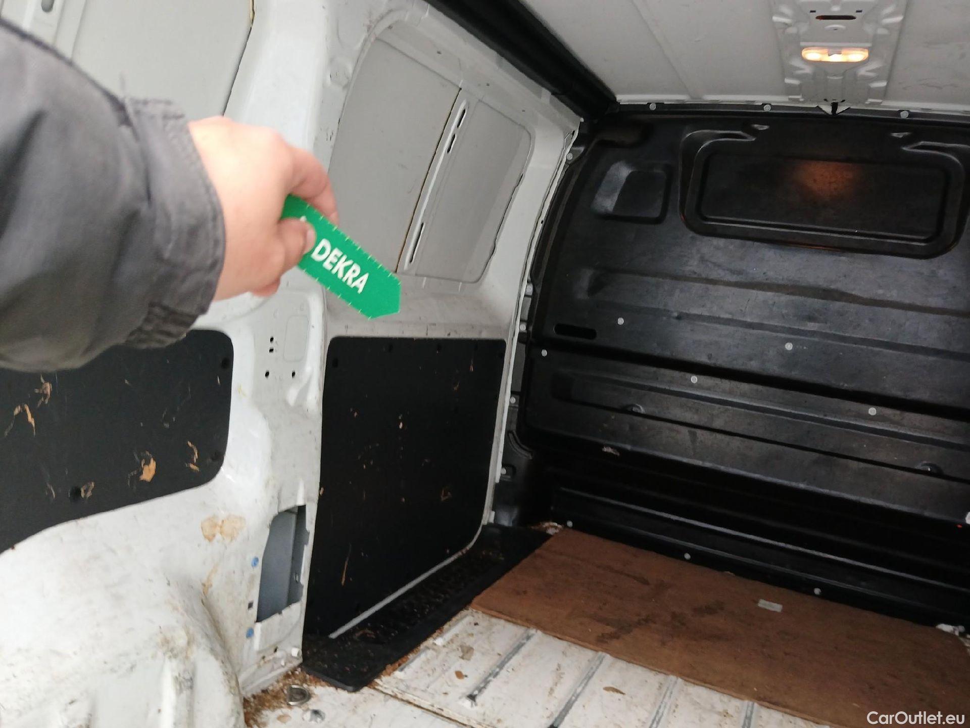  Peugeot  Expert PEUGEOT   Furgón Pro 2.0 BlueHDi 120 S&S Standard (CX) #17