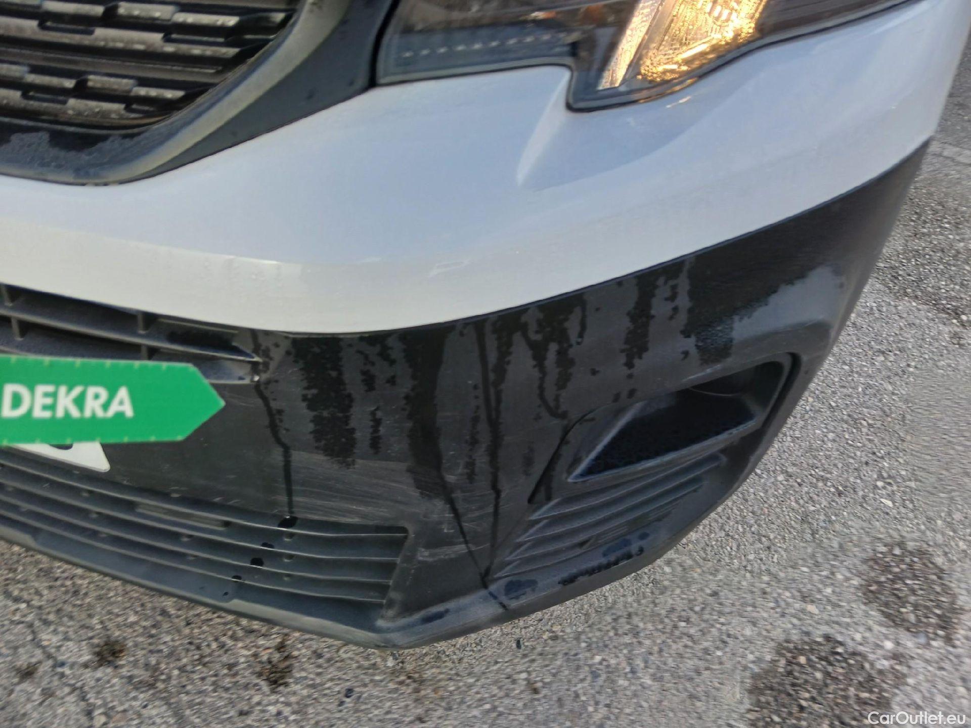  Peugeot  Partner PEUGEOT  / 2018 / 3P / furgón derivado de turismo Pro Standard 600kg BlueHDi 73kW #17