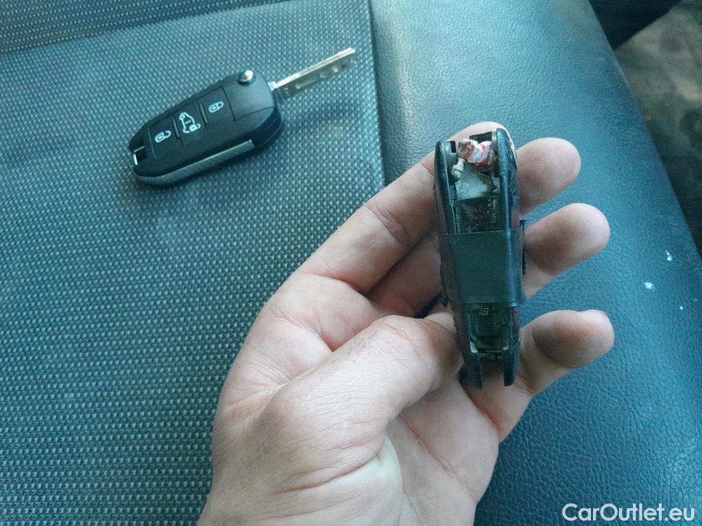  Peugeot  Expert PEUGEOT  / 2016 / 4P / furgón Furgón Premium 1.5 BlueHDi 100 Standard (AC) #6