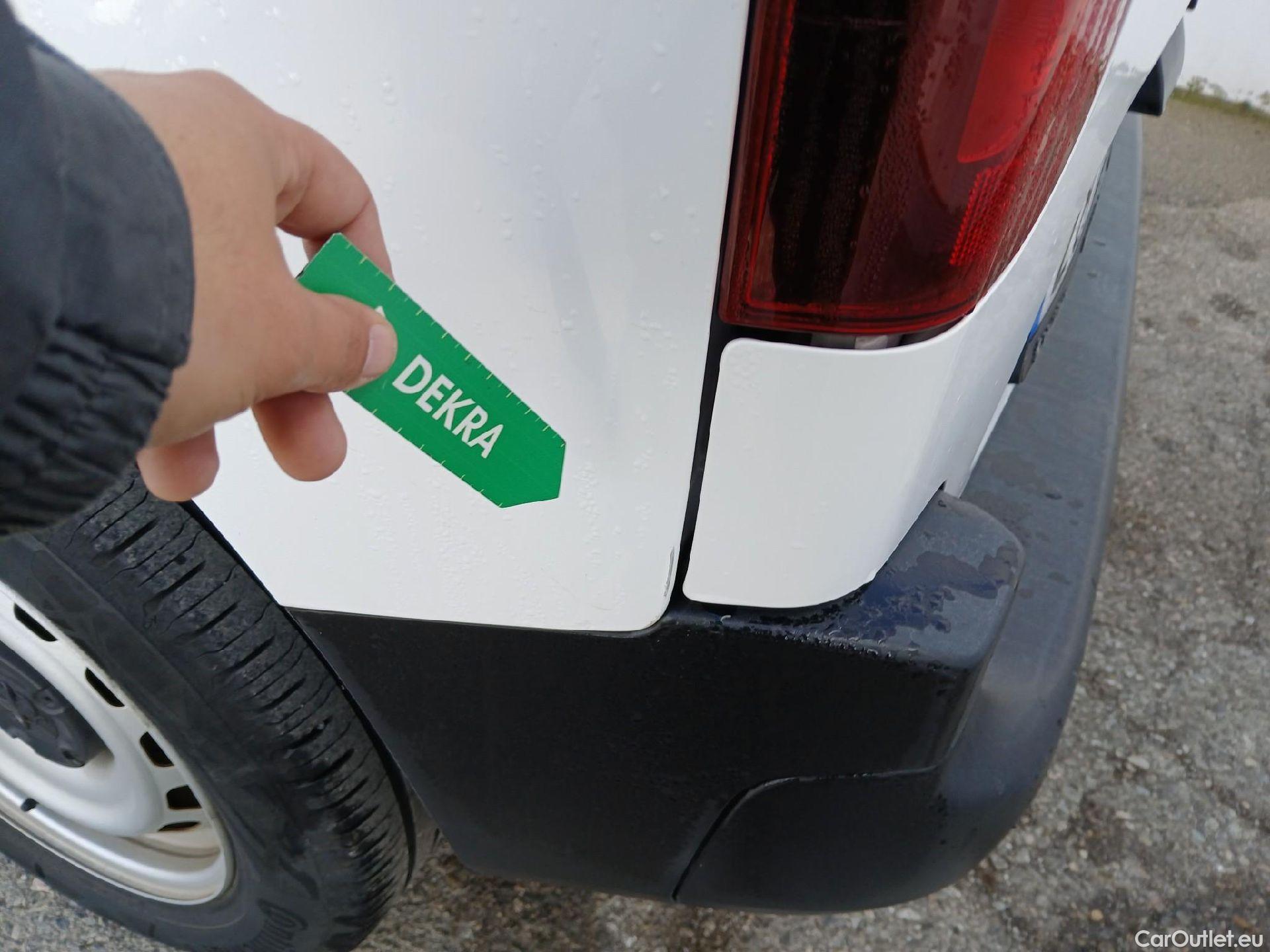  Peugeot  Partner PEUGEOT  / 2018 / 3P / furgón derivado de turismo Pro Standard 600kg BlueHDi 73kW #23