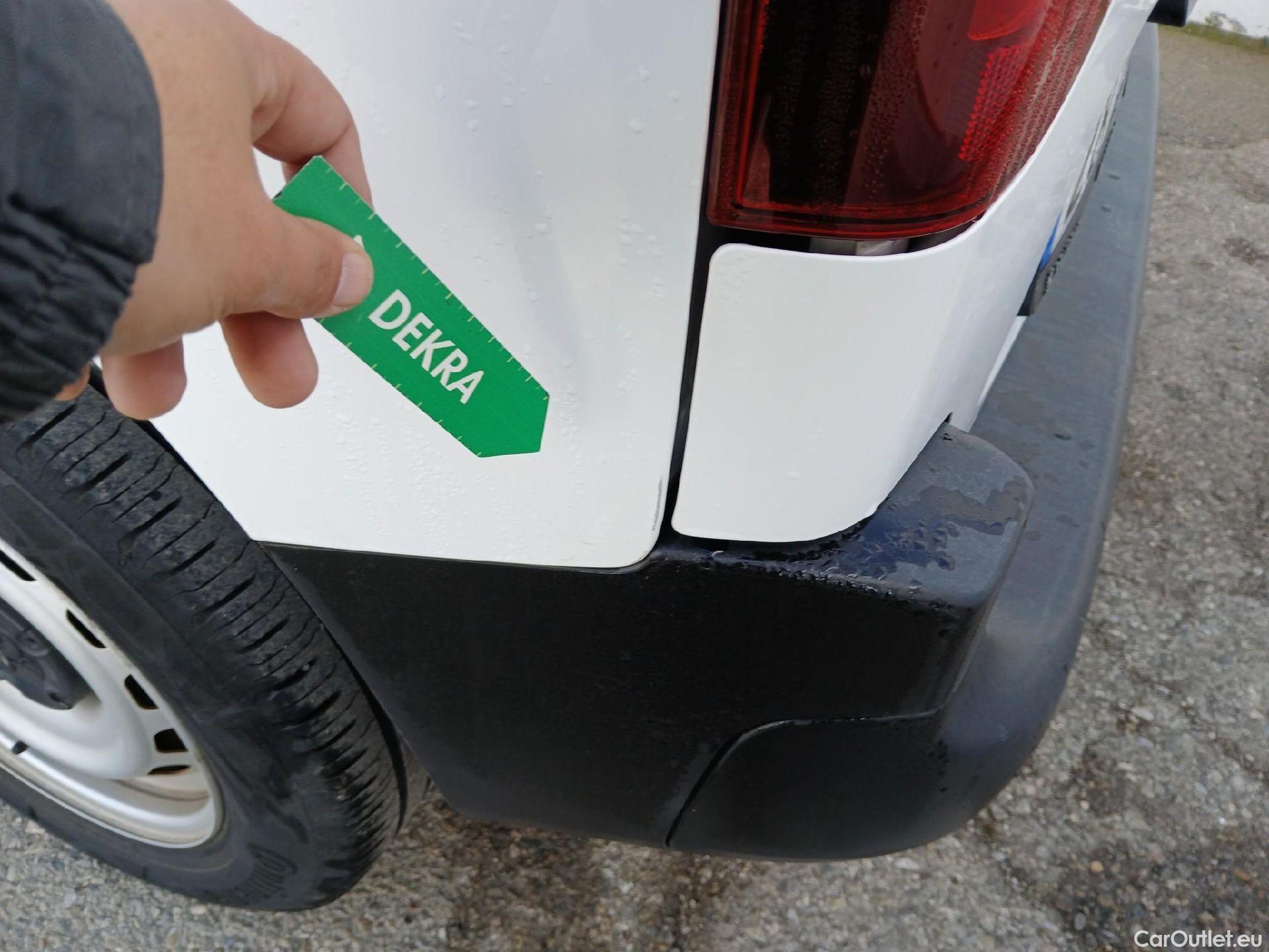  Peugeot  Partner PEUGEOT  / 2018 / 3P / furgón derivado de turismo Pro Standard 600kg BlueHDi 73kW #25