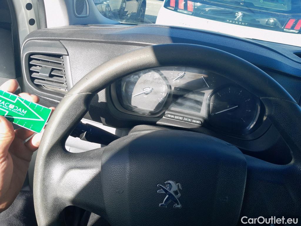  Peugeot  Expert PEUGEOT  / 2016 / 4P / furgón Furgón Premium 1.5 BlueHDi 100 Standard (AC) #36