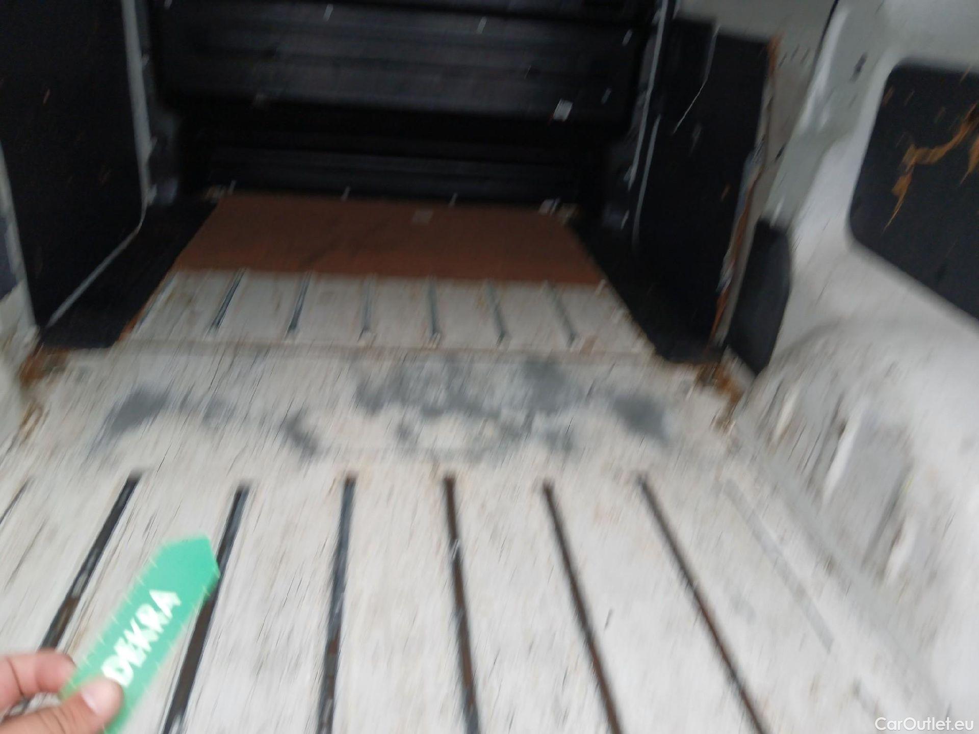  Peugeot  Expert PEUGEOT   Furgón Pro 2.0 BlueHDi 120 S&S Standard (CX) #11