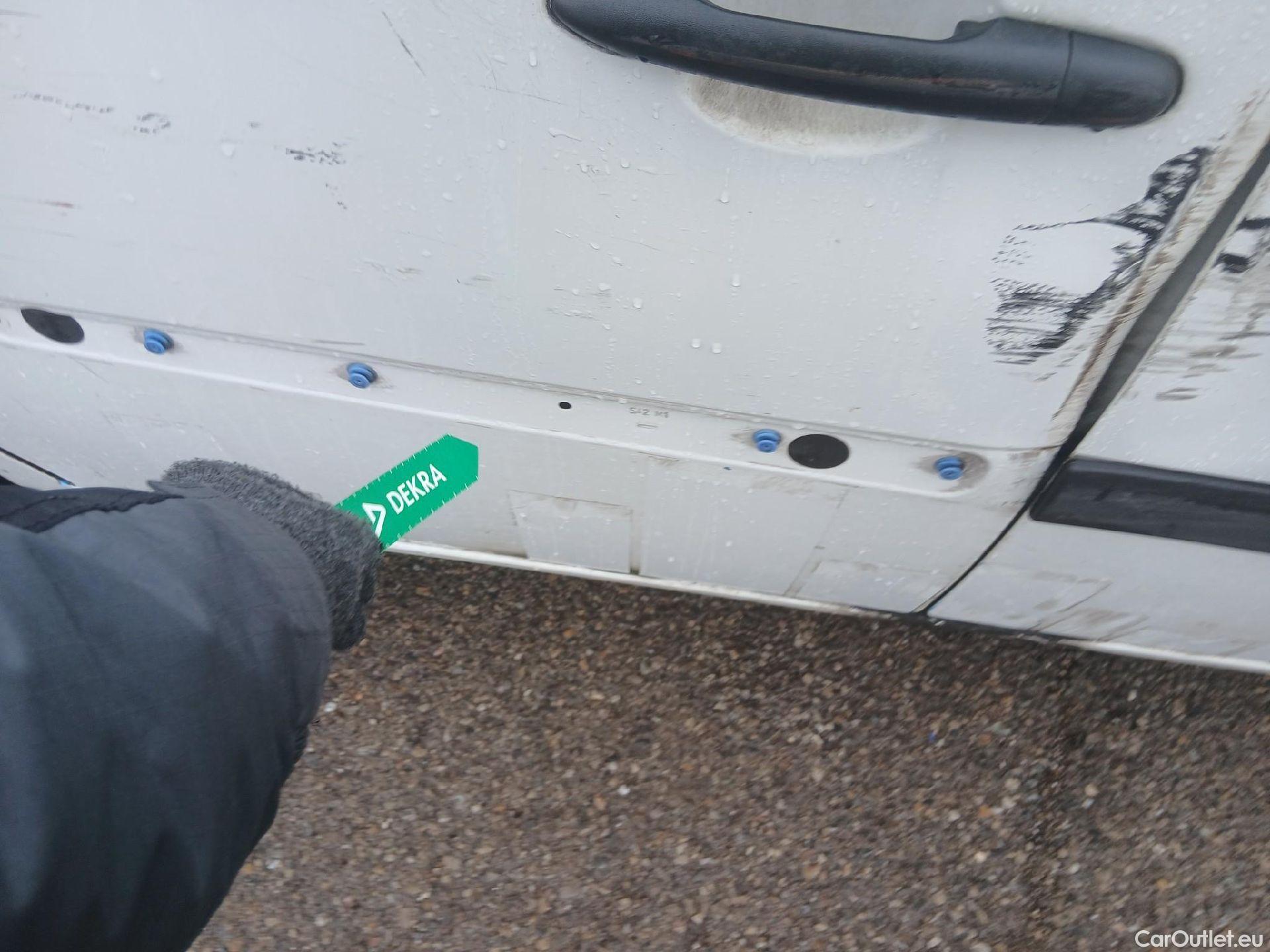  Renault  Kangoo RENAULT  Furgón/2013/3P/furgón derivado de turismo Profesional Blue dCi 70kW (95CV) #32