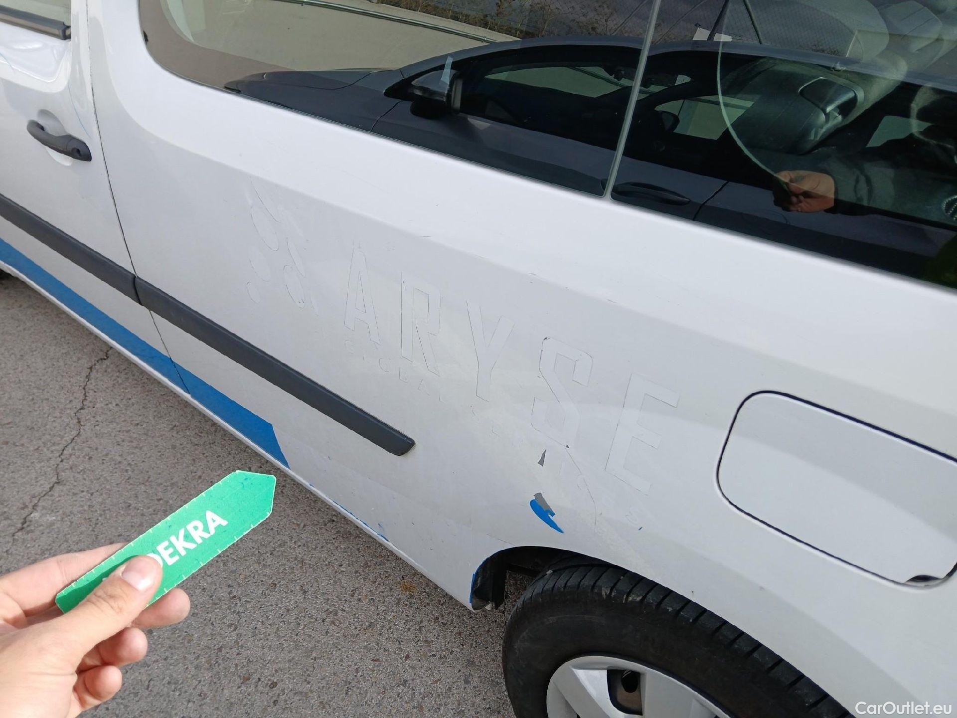  Renault  Kangoo RENAULT  Combi / 2013 / 4P / combi Profesional M1-AF Blue dCi 70 kW (95 CV) #22