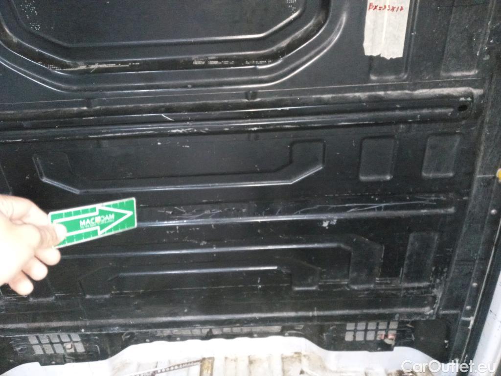  Volkswagen  Crafter VOLKSWAGEN  / 2017 / 4P / furgón 30 Furgón BM TN L3H2 2.0TDI 75kW (102CV) #31