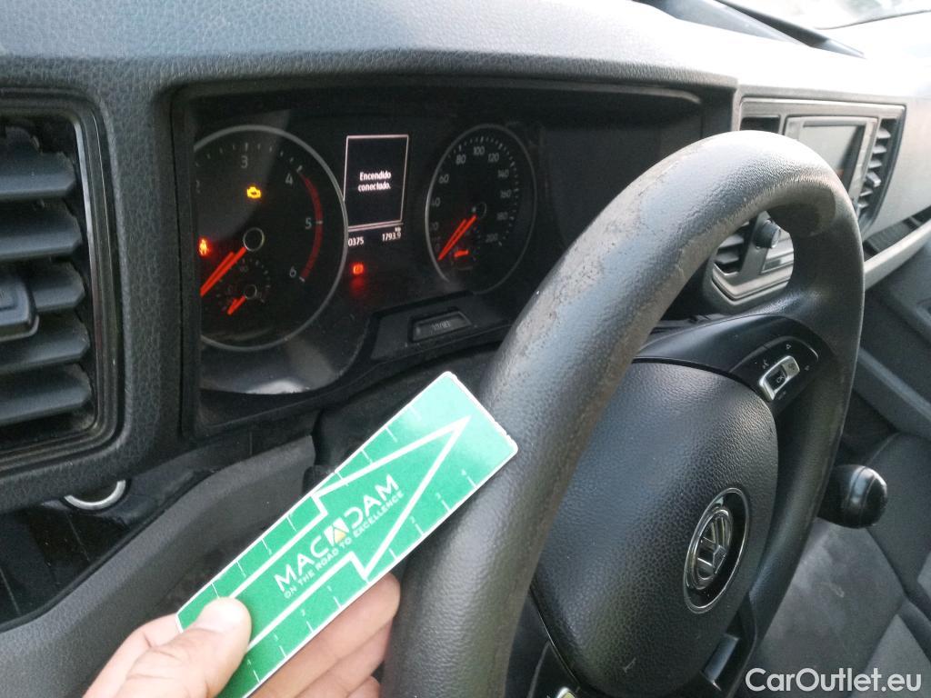  Volkswagen  Crafter VOLKSWAGEN  / 2017 / 4P / furgón 30 Furgón BM TN L3H2 2.0TDI 75kW (102CV) #2