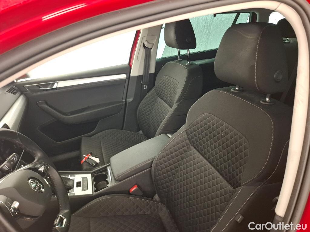  Skoda  Superb SKODA  Combi / 2019 / 5P / Break 1.4 TSI PHEV 218ch DSG6 Business #19