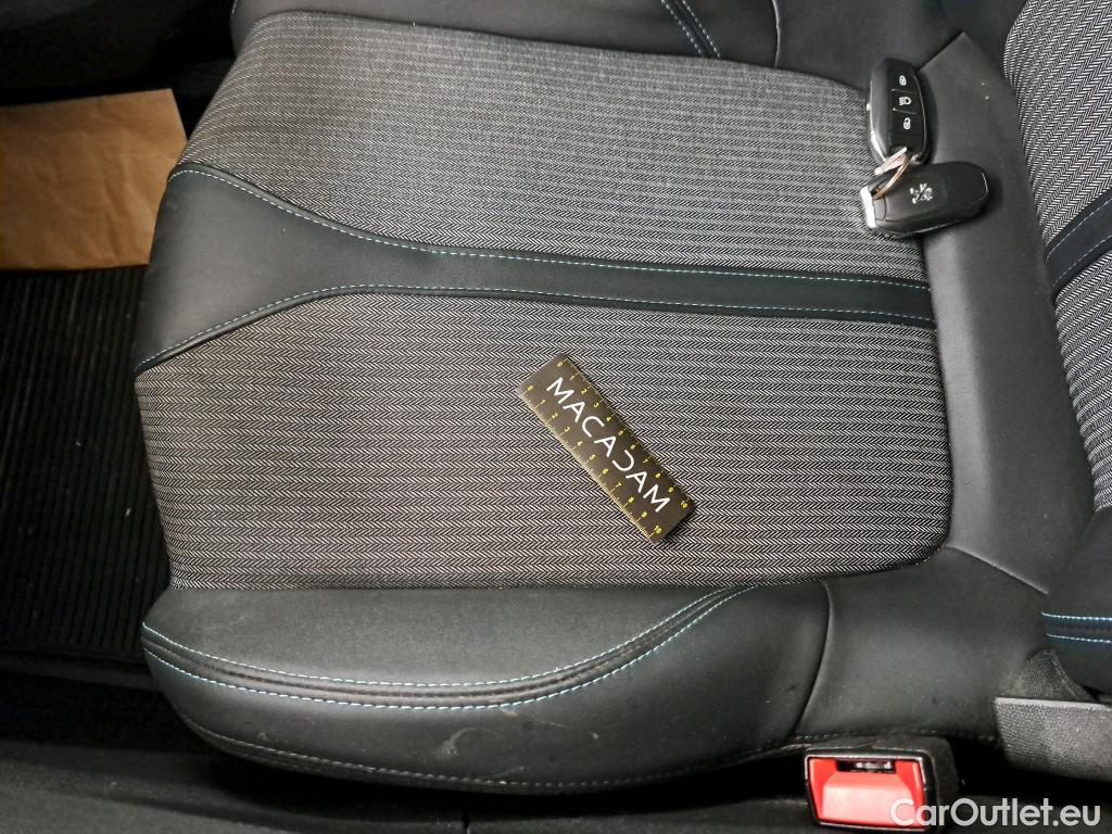  Peugeot  5008  Allure Pack 1.5 HDi 130CV BVA8 7 Sieges E6d #13