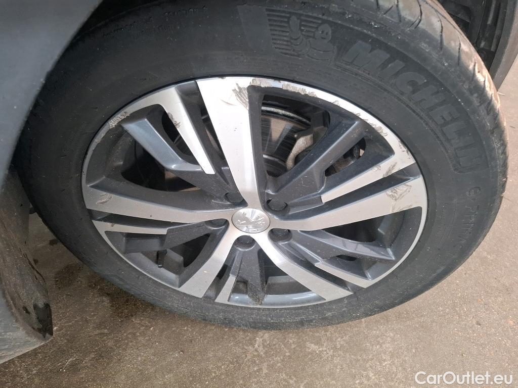  Peugeot  5008  Allure Pack 1.5 HDi 130CV BVA8 7 Sieges E6d #13