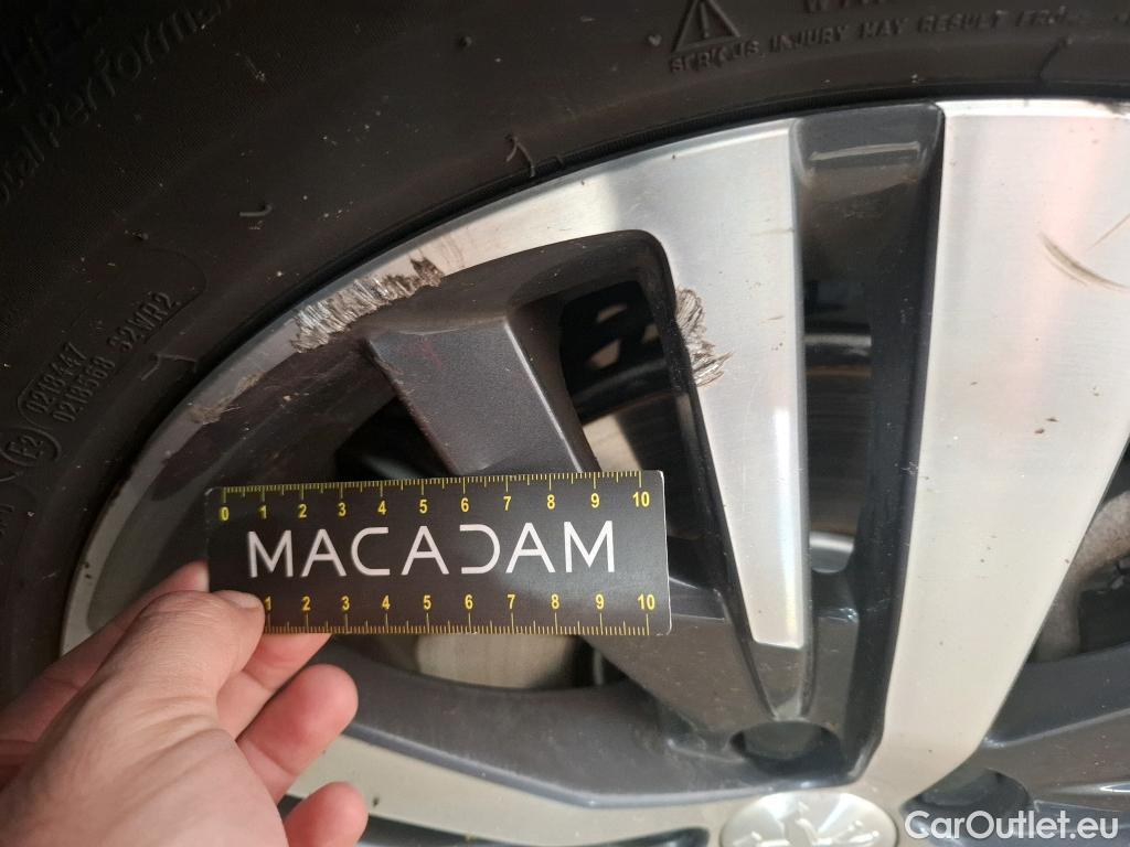  Peugeot  5008  Allure Pack 1.5 HDi 130CV BVA8 7 Sieges E6d #18