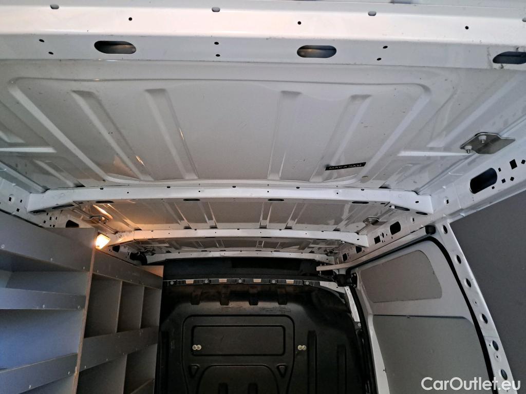  Renault  Master  Fourgon L2H2 3 3 Grand Confort dCi 135CV BVM6 E6dT #1