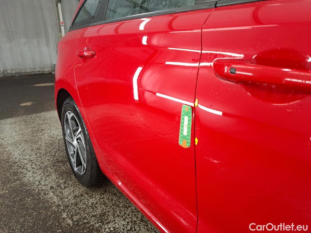  Hyundai  i30  cw Business 1.6 CRDi 115CV BVM6 E6d #19