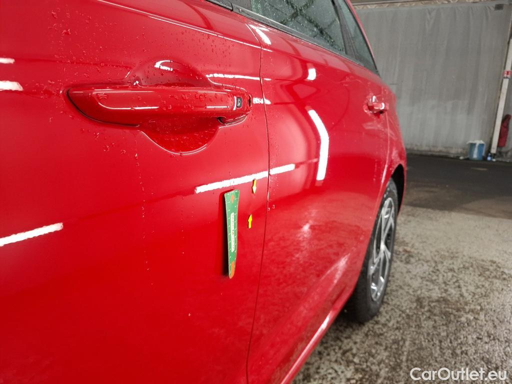  Hyundai  i30  cw Business 1.6 CRDi 115CV BVM6 E6d #29