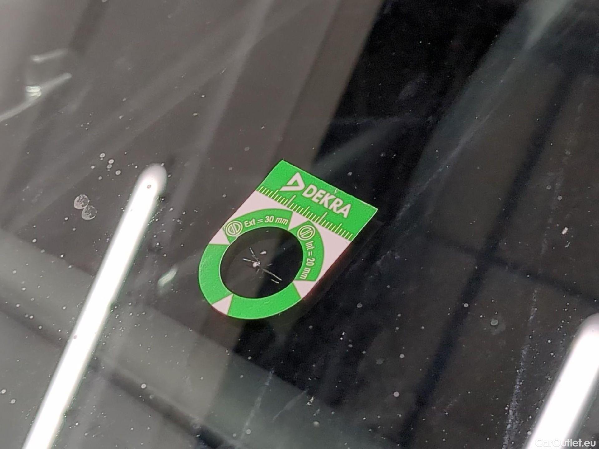  Nissan  Juke NISSAN  / 2019 / 5P / Crossover Hybrid 143 Business + #22