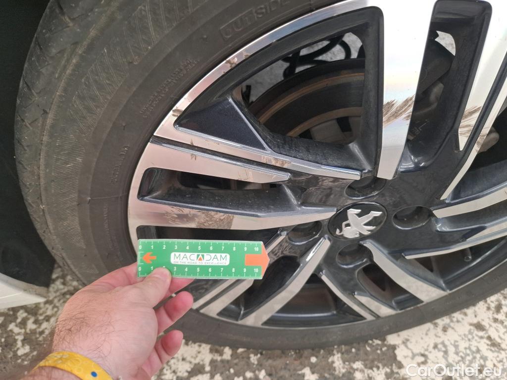  Peugeot  208  Allure Pack 1.2 PureTech 100CV BVM6 E6d #12