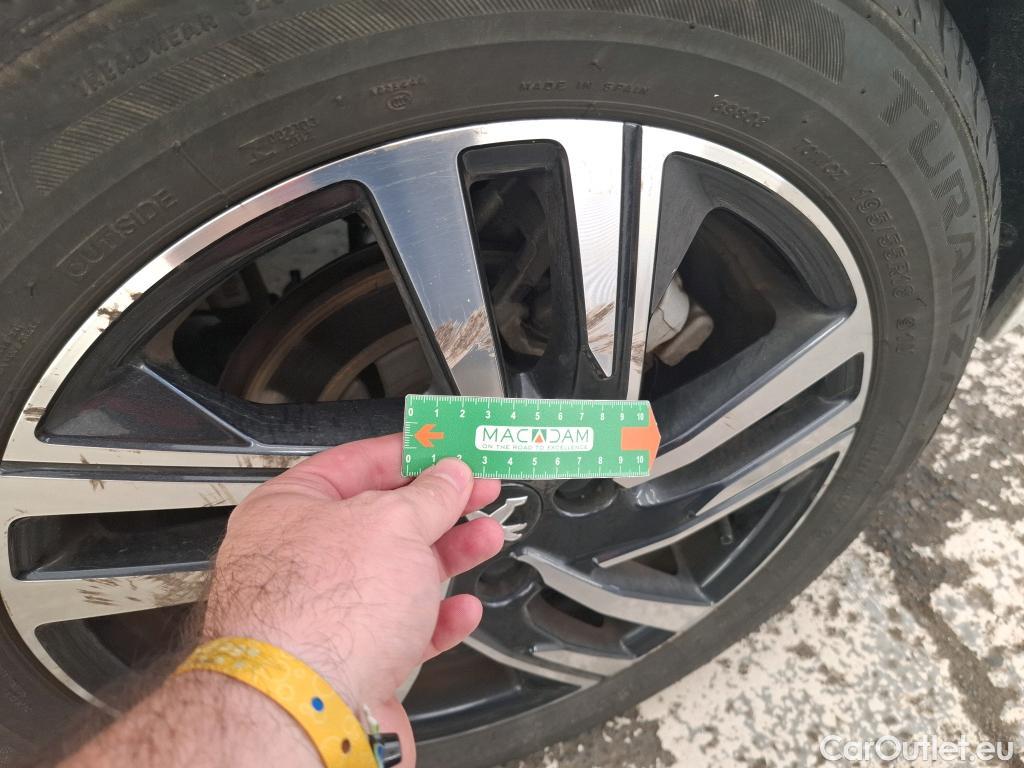  Peugeot  208  Allure Pack 1.2 PureTech 100CV BVM6 E6d #13