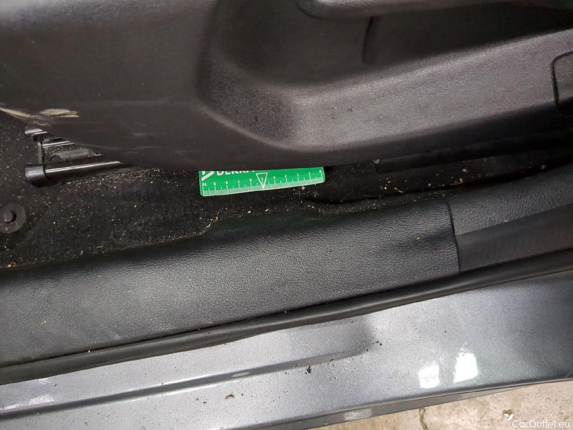  Nissan  Juke NISSAN  / 2019 / 5P / Crossover Hybrid 143 Business + #10