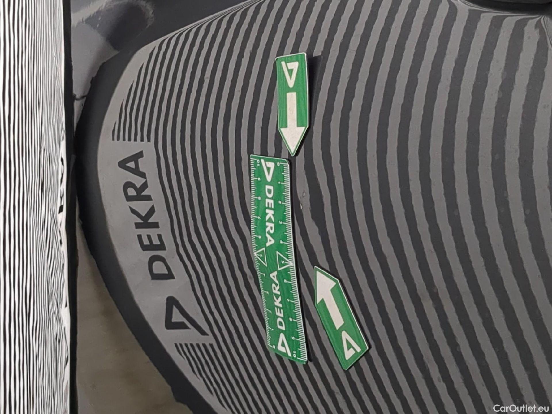  Nissan  Juke NISSAN  / 2019 / 5P / Crossover Hybrid 143 Business + #26