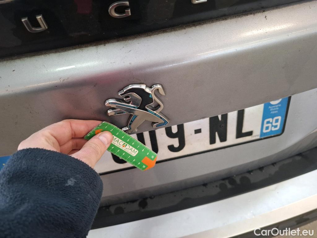  Peugeot  2008  (e-) Allure Pack 50kWh BVA #8