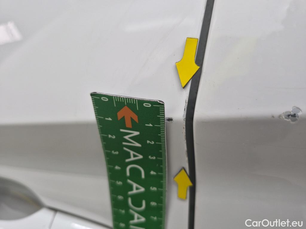  Opel  Corsa  F e Edition Business 50kWh BVA #29