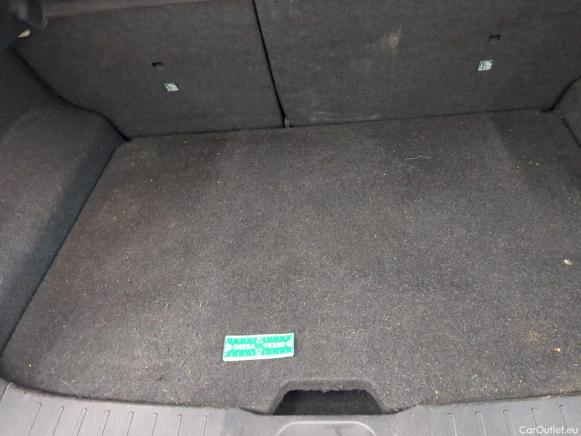  Nissan  Juke NISSAN  / 2019 / 5P / Crossover Hybrid 143 Business + #6