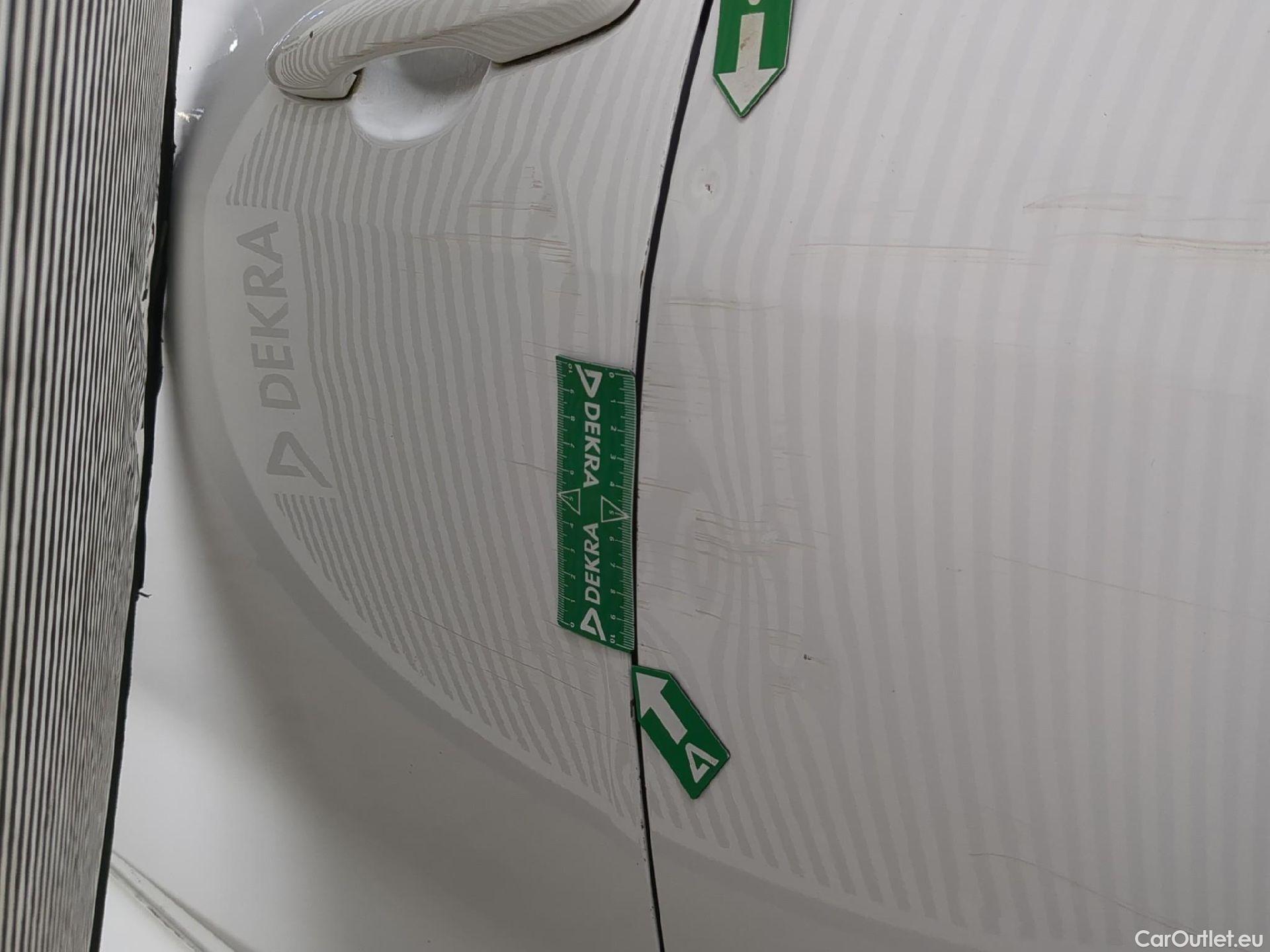  Toyota  Yaris TOYOTA  Hybride / 2019 / 5P / Berline Hybride 116h France Business Stage Acad #54