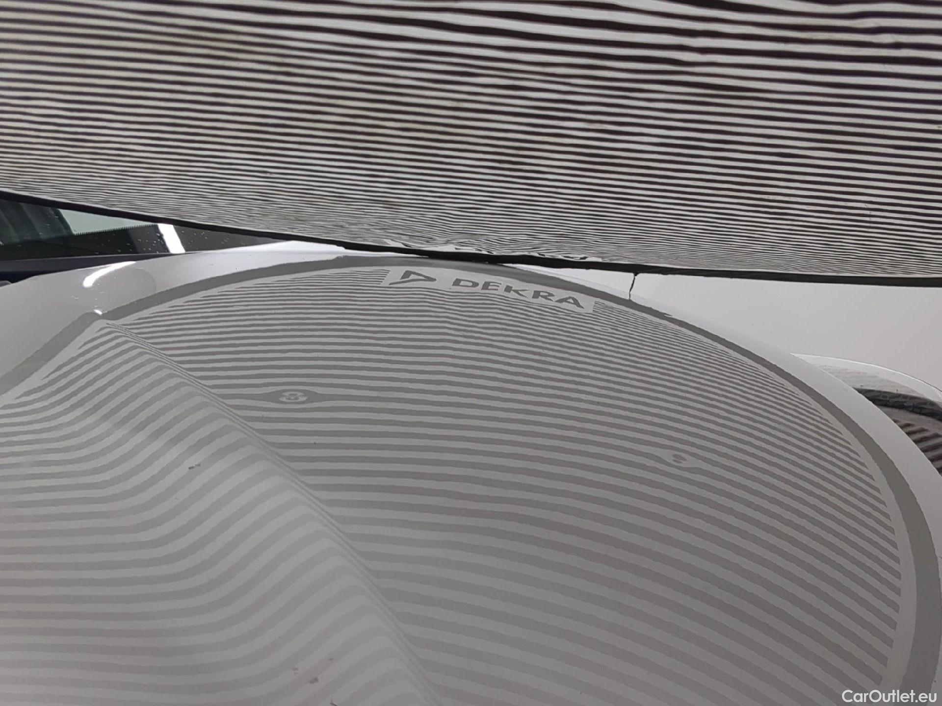  Toyota  Yaris TOYOTA  Hybride / 2019 / 5P / Berline Hybride 116h France Business Stage Acad #40