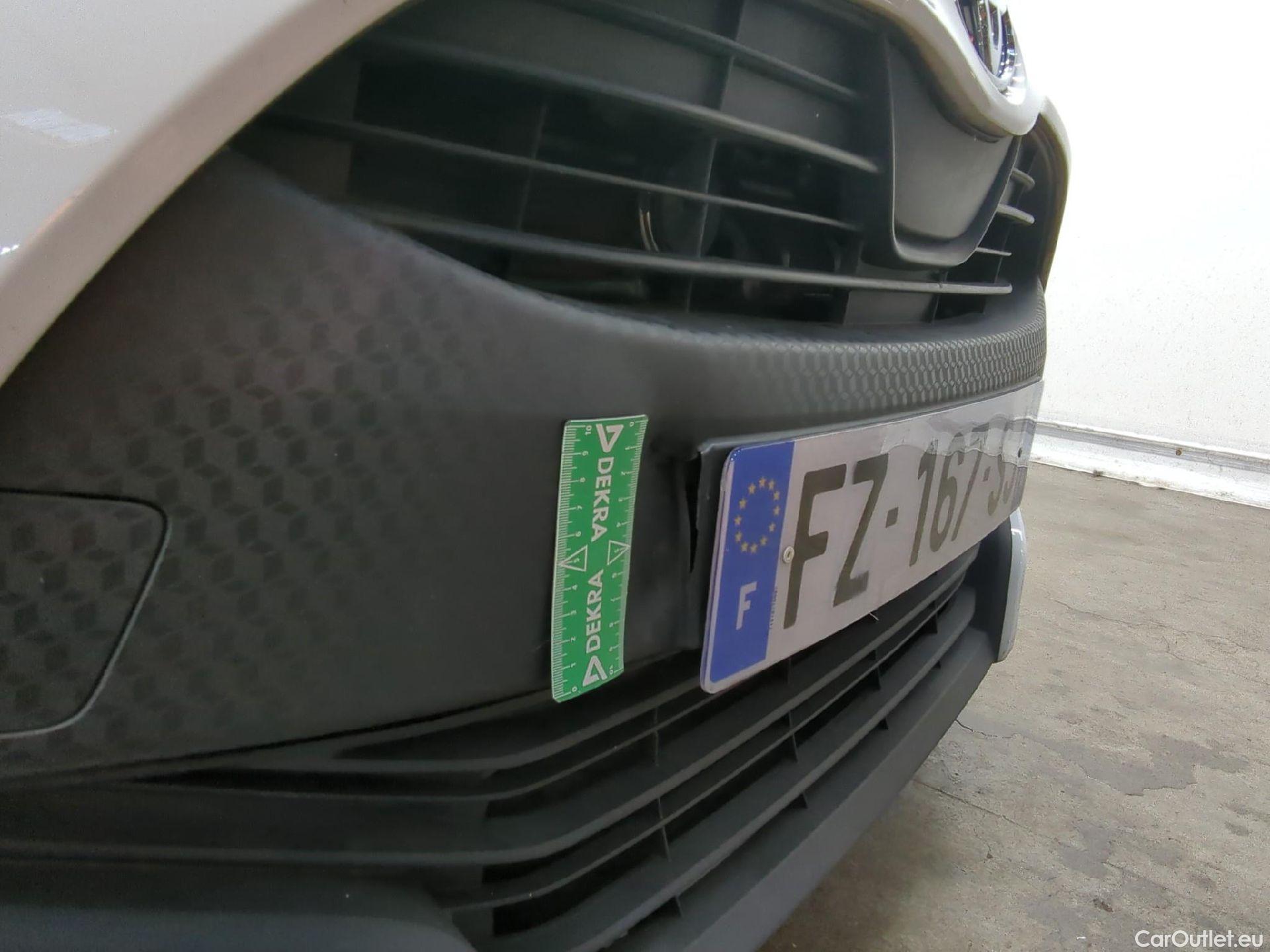  Toyota  Yaris TOYOTA  Hybride / 2019 / 5P / Berline Hybride 116h France Business Stage Acad #37