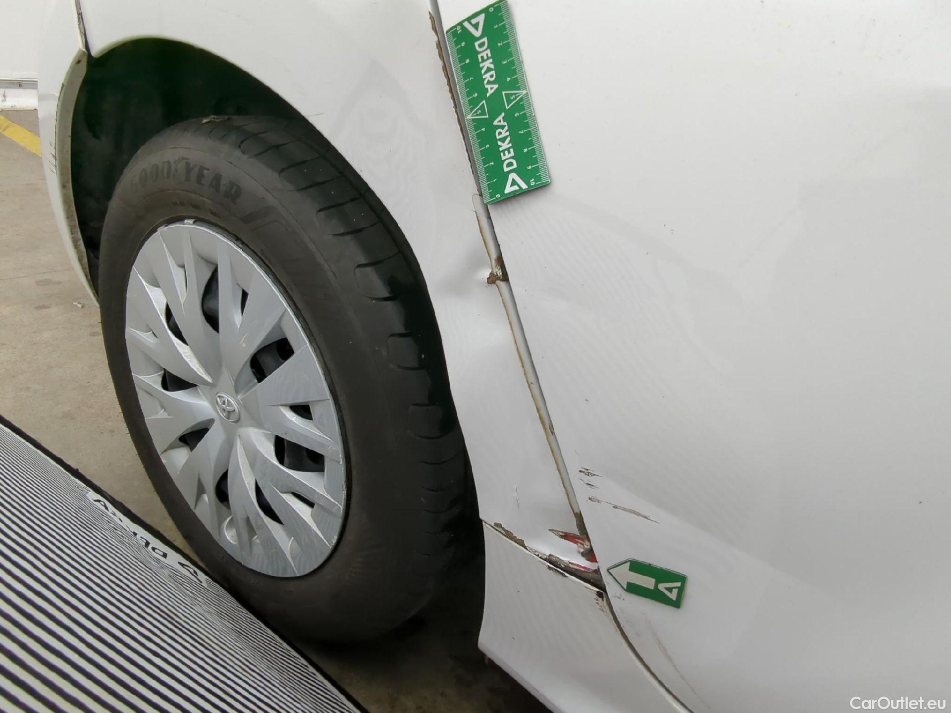  Toyota  Yaris TOYOTA  Hybride / 2019 / 5P / Berline Hybride 116h France Business Stage Acad #13