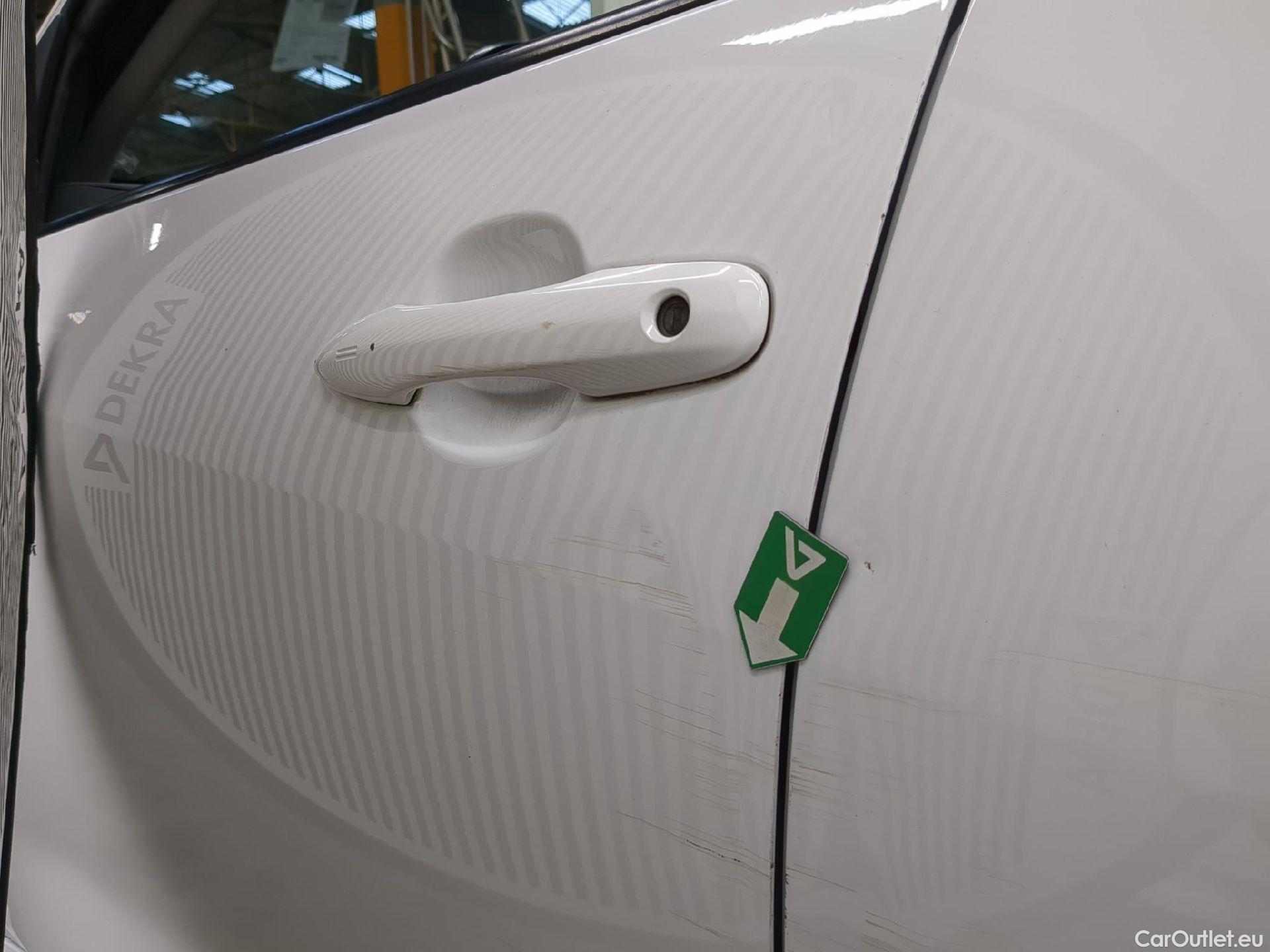  Toyota  Yaris TOYOTA  Hybride / 2019 / 5P / Berline Hybride 116h France Business Stage Acad #48