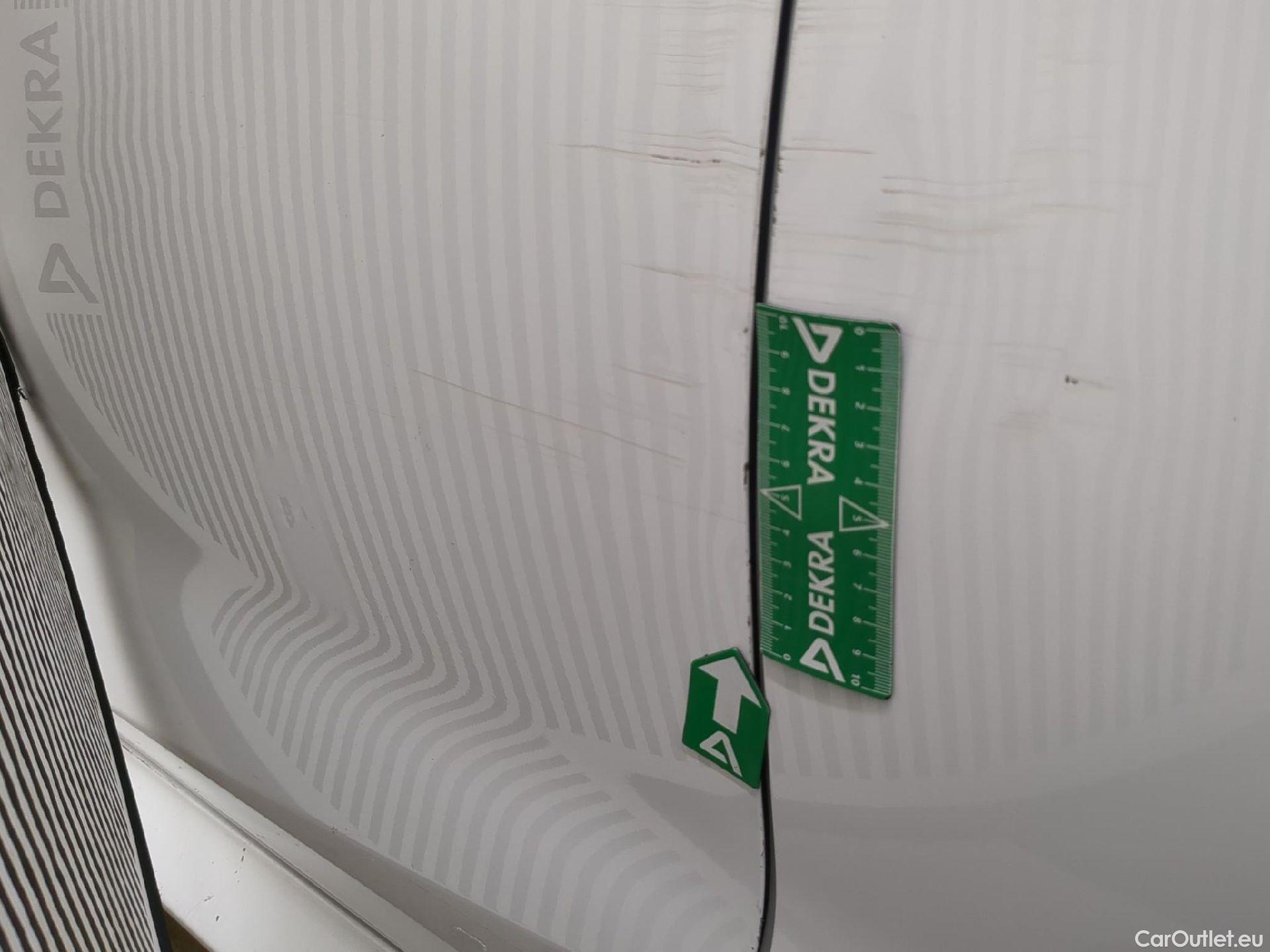  Toyota  Yaris TOYOTA  Hybride / 2019 / 5P / Berline Hybride 116h France Business Stage Acad #50